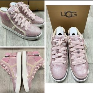 BRAND NEW  UGG Addie Sneakers In pink size 6